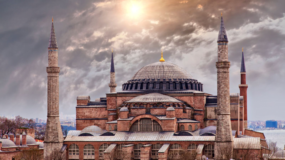 Hagia Sophia: From Byzantine Cathedral to Ottoman Mosque and Modern Icon of Istanbul